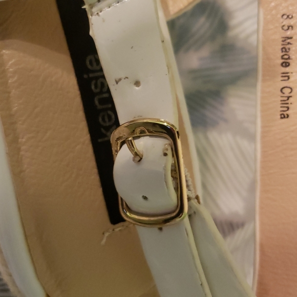 Kensie white wedge sandals - Picture 6 of 7